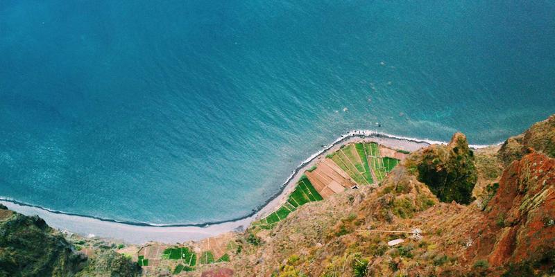 中国旅游25年：自然风光、历史文化与旅游资讯的融合变迁